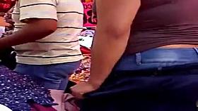 CULONA EN EL TIANGUIS