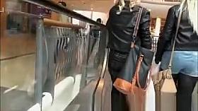 Hot Blonde in leggings