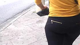 SDRUWS2 - TIZING ROUND ASS ON THE STREET