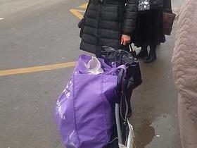 cu coada ochiului privea :)))