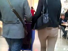 joli cul et bottes- nice ass