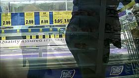 Candid milfs in jeans