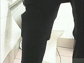 High heels woman pissing