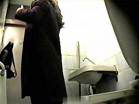 Girls Pissing voyeur video 220