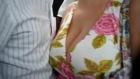 Buenos senos en el metro