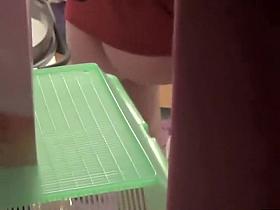 Peeping a neighbor girl's bare butt