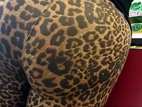 Lady in pink hypnotized me