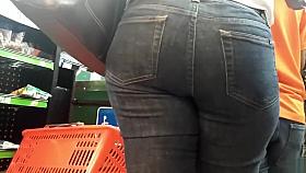 Mesmerizing tail of the arousing senorita