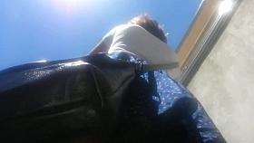 upskirt teen - calcinha de bolinha