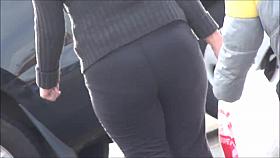 Salvadorean Older Mom IN Spandex