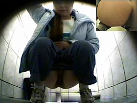 Girls Pissing voyeur video 21