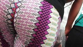 gostosa leggins ass espampados