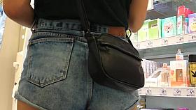 SEXY ASses in shorts2