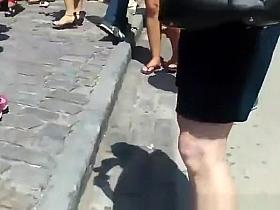 Teen in loose shorts upskirted