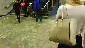 It is easy to spy on phone addicts