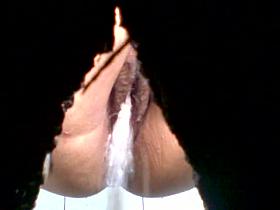 Piss pours out of the fat pussy of amateur on voyeur cam