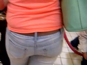 pulpeuse au soutif noir