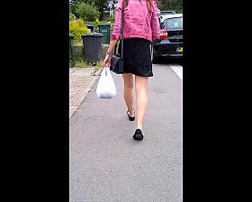 Candid voyeur leggy babe