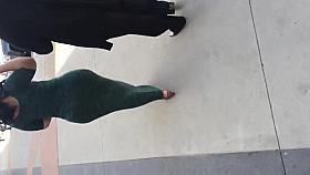 HUGE LATINA BUTTCHEEKS