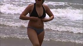 candid big wet jiggly tits, beach boobs 55