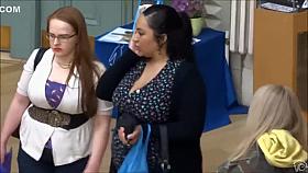 Humongous cleavage of the mature lady