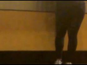 Girls Booty In Leggings At Gym