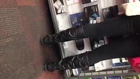 teen ass at the mall