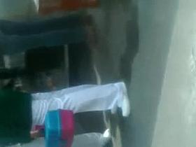 Putita bien culona en jeans ajustados