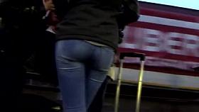 Candid - Hot Babe Great Ass In Tight Jeans And Boots