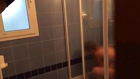 meine frau beim duschen heimlich gefilmt