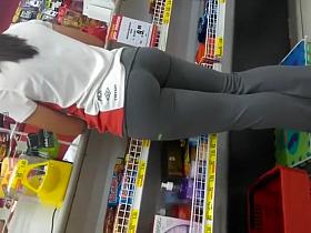 Seductive milf in tight jeans