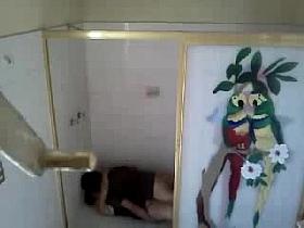 Espiando a mis primos