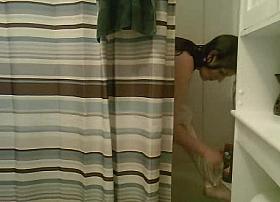 Solo voyeur video features a gorgeous chick