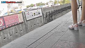 Upskirt video demonstrates flabby butt in pantyhose