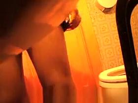 attractive gil spied in toilet