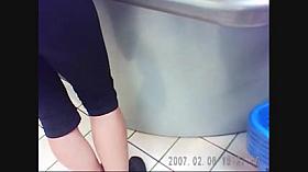 Milf ass in leggings at mall