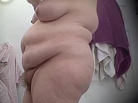 finishing drying her tittys and natural hairy mound,