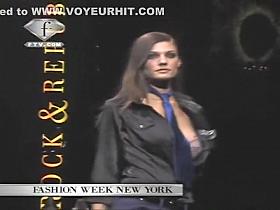 Accidental nudity on the catwalk