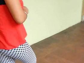Leggins a Cuadros Ricas Nalgas Jovencita