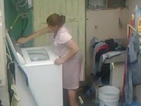 Spying Neighbour - Mature Ass Washing - Butt Voyeur