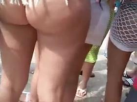 Nice Asses In The Street