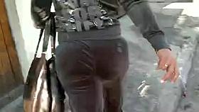 Sdruws2 - Fat ass walking and shaking in the street