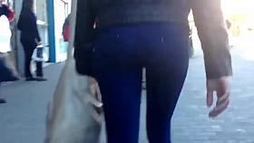 HIDDEN CAM YOUNG ADULT STREET YUMMY ASS IN JEANS