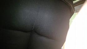 Very good ass in legging escalator