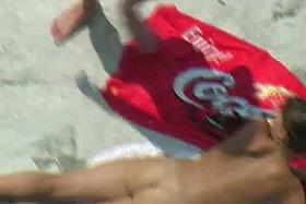 Candid beach camera filmed a slutty bimbo