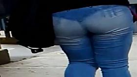 Cochinita apretada de los pantalones