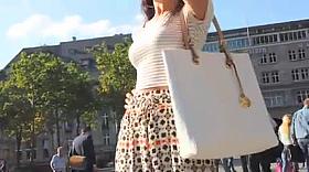 European sexy jiggle booty in loose pants