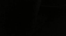 Mostrando o pau ao lado da novinha