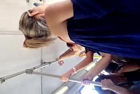 bunda da loirinha no onibus