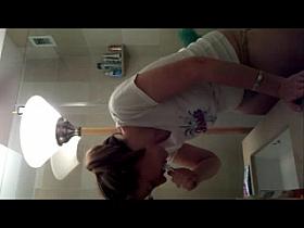 Shower Girl Pussy Trim with Scissors Brush Teeth